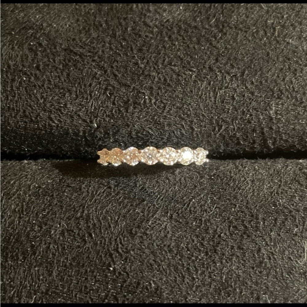 Classic Certified 1.0 Carat 7 Stone White Moissanite Diamond Band